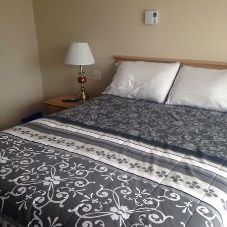 Last Port Motel Canso 外观 照片